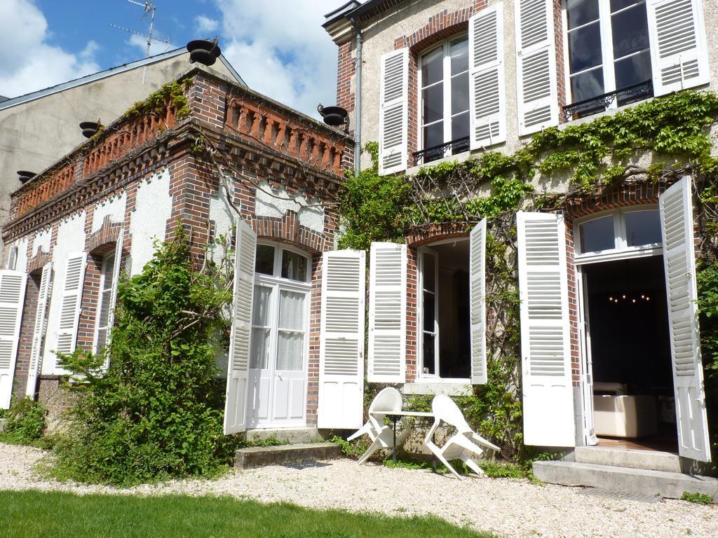 勒克洛斯圣尼古拉斯酒店 Château-Renard 外观 照片
